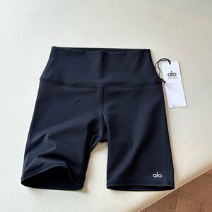 Alo Yoga Women's High-Waisted Solid Color Ribbed Casual Shorts